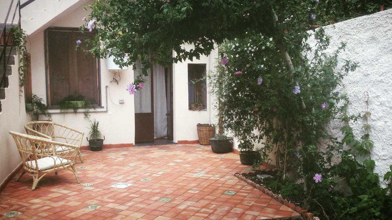 Guest House Le Ginestre Dell'Etna Belpasso Kültér fotó